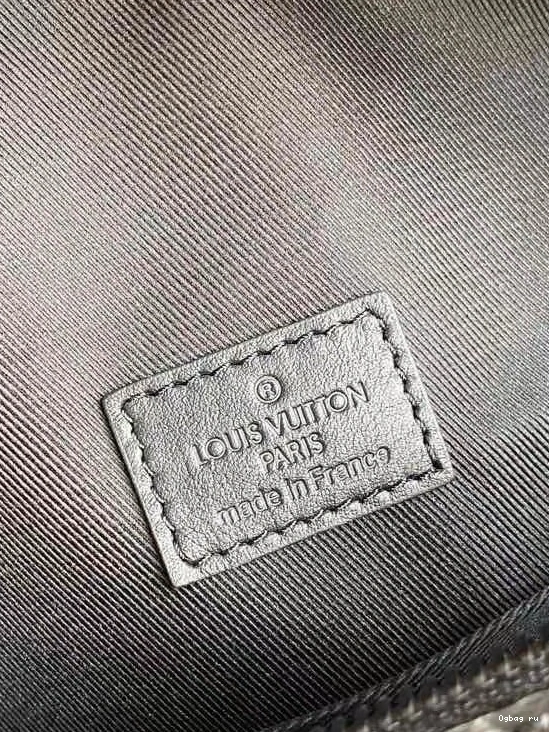 VUITTON TRUNK LOUIS SOFT 0808